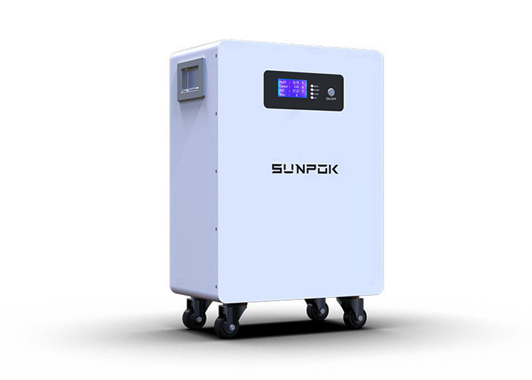 Mikrogrid-Energiezentrum 25,6 V 300Ah LiFePO4 Bank skalierbar auf 61,44 kWh 8 Einheiten